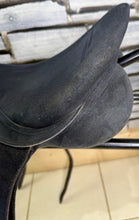 Load image into Gallery viewer, 16” MW/Changeable Gullet Wintec Isabell Werth Dressage Saddle - Black