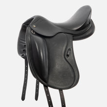 Load image into Gallery viewer, 17 1/2” Med/Changeable Gullet Whitaker Vienna Monoflap Leather Dressage Saddle - Black - Big Blocks