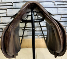 Load image into Gallery viewer, 17 1/2” Wide Ideal VSD/WH English Saddle - Brown - Working Hunter Cob - Part Suede