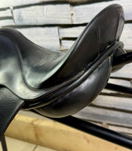 Load image into Gallery viewer, 15” Wide Forrester Pony GP Saddle - Black - Deep Seat, Good Blocks - English Made