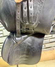 Load image into Gallery viewer, 18” MW Albion K2 GP Saddle - Black -Big Blocks- Mega Comfy