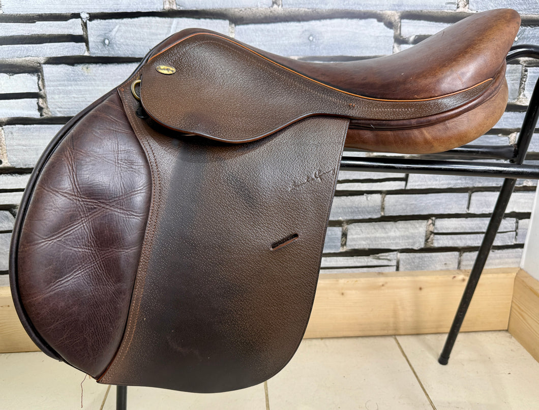 17 1/2” Medium Santa Cruz Jump Saddle - Brown
