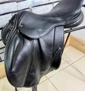 17 1/2” MW Silhouette MonoFlap Jump Saddle - Black