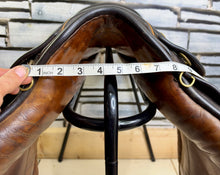Load image into Gallery viewer, 17 1/2” MW Palmer Saddlery/Equiwear Monoflap GP/Jump Saddle - Brown - Flocked Close Contact
