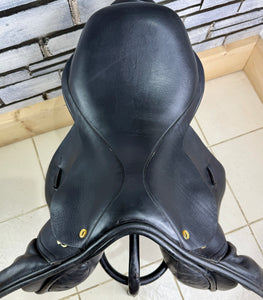 17 1/2” Wide Black Country Ricochet High Wither Jump Saddle - Black