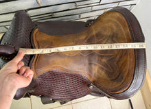 Load image into Gallery viewer, 15” Western Saddle, K&amp;B Saddlery, Iowa -Round Skirt- SQB - Brown
