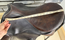 Load image into Gallery viewer, 18” MW Novus WH/VSD Saddle - Brown