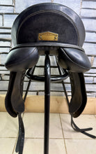 Load image into Gallery viewer, 17” Wide Albion SLK II Ultima LH Dressage Saddle - Adjusta Tree - Black - Flat Tree