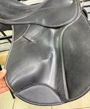 Load image into Gallery viewer, 17” XW Thorowgood Griffin Cob GP Saddle - Black - Extra Wide - Flat Tree - 4 Straps