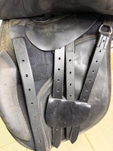 Load image into Gallery viewer, 17” XW Thorowgood Griffin Cob GP Saddle - Black - Extra Wide - Flat Tree - 4 Straps