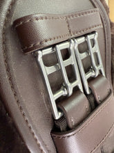 Load image into Gallery viewer, S/H 24”/60cm Kentucky Horsewear Sheepskin Anatomic Short Girth