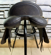 Load image into Gallery viewer, 16 1/2” XW/Changeable Gullet Wintec Wide Cob GP Saddle - Black - Flocked - 4 Strap