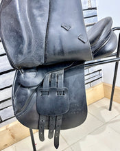 Load image into Gallery viewer, 17 1/2” MN Albion Selecta GP Saddle - Black