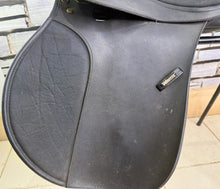 Load image into Gallery viewer, 17” XW/Changeable Gullet Wintec GP Saddle - Black
