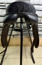 Load image into Gallery viewer, 17” Medium Albion Style Dressage Saddle - Black