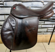 Load image into Gallery viewer, 17” MW-Wide Jeffries Falcon Hawk Event GP Saddle - Brown