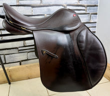 Load image into Gallery viewer, 17” MW-Wide Jeffries Falcon Hawk Event GP Saddle - Brown
