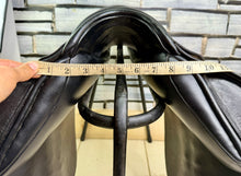 Load image into Gallery viewer, 17 1/2” Changeable Gullet Utopia/Discovery GP Saddle - Black