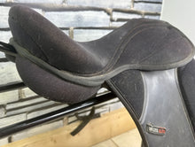 Load image into Gallery viewer, 16” Hi-Lite Elite Pony Dressage Saddle - Black