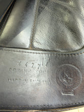 Load image into Gallery viewer, 17” MW Black Country Vinici Monoflap Jump Saddle - Brown - Flocked Close Contact