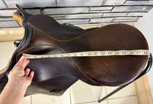 Load image into Gallery viewer, 18 1/2” Medium (Fit 30) Stubben Siegfried Extra GP/Jump Saddle - Black/Tan