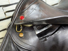Load image into Gallery viewer, 17 1/2” MW Albion Kontrol Jump Saddle - Brown - Double Flap - Big Blocks
