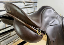 Load image into Gallery viewer, 17” Medium Farrington Burford Event Saddle - Brown