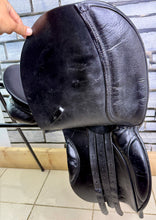Load image into Gallery viewer, 17 1/2” Extra Wide M&amp;J Saddlery English GP Saddle - Black - XW Cob Tree