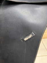 Load image into Gallery viewer, 17 1/2” MW/Changeable Gullet Wintec GP Saddle - Black - Lightweight