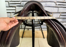 Load image into Gallery viewer, 17” Wide Farrington/Shires GP Saddle - Brown
