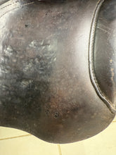 Load image into Gallery viewer, 18” MW Novus WH/VSD Saddle - Brown