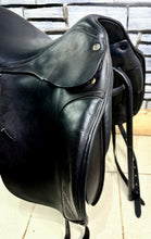 Load image into Gallery viewer, 17” MW Harry Dabbs True Brit Dressage Saddle - Black