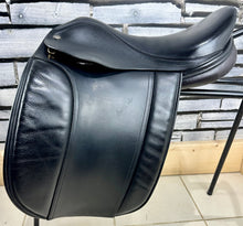 Load image into Gallery viewer, 16 1/2” XXW Harry Dabbs Cob WH Saddle - Black