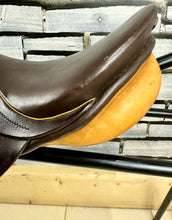 Load image into Gallery viewer, 15 1/2” Wide (Fit 32) Stubben Rex Pony GP/Jump Saddle - Brown