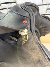 Load image into Gallery viewer, 17 1/2” Medium Albion Legend Jump Saddle - Brown