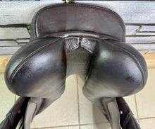 Load image into Gallery viewer, 17” MW Paul Jones Jump Saddle - Brown