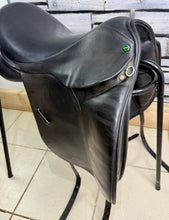Load image into Gallery viewer, 17 1/2” Wide Cardinel English Dressage Saddle - Black - Flocked - Big Blocks