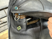 Load image into Gallery viewer, 18” Medium Stubben Scandica VSD Saddle - Black
