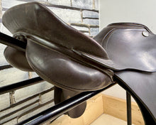 Load image into Gallery viewer, 17” MW Kieffer N. Koof FL Jump Saddle - Brown