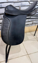 Load image into Gallery viewer, 16 1/2” Medium Cottage Craft English Dressage Saddle - Black