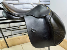Load image into Gallery viewer, 17” MW Henri De Rivel Jump Saddle - Black