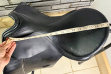 Load image into Gallery viewer, 18” MW Albion Legend K2 Dressage Saddle - Black