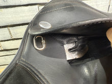 Load image into Gallery viewer, 16 1/2” XW/Changeable Gullet Thorowgood Compact GP Saddle - Black
