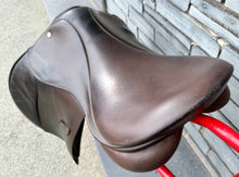 Load image into Gallery viewer, 18” XW Jeffries Falcon Event Saddle - Brown