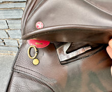 Load image into Gallery viewer, 18” XW Jeffries Falcon Event Saddle - Brown
