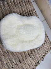 Load image into Gallery viewer, Fleece Wither Pad - Cream