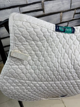 Load image into Gallery viewer, S/H Nuumed CC Half Wool Numnah - White - M