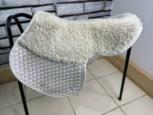 Load image into Gallery viewer, S/H Nuumed CC Half Wool Numnah - White - M
