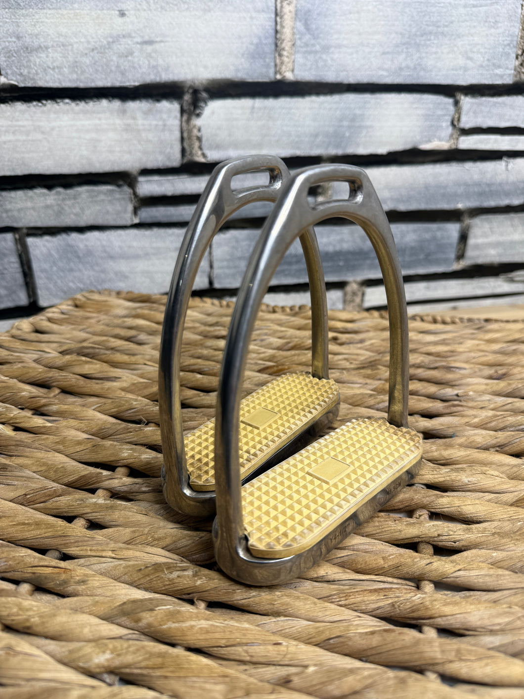 S/H 4 1/2” Traditional Plain Stirrup Irons