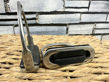 Load image into Gallery viewer, S/H 4 3/4” Traditional Hunting Stirrup Irons
